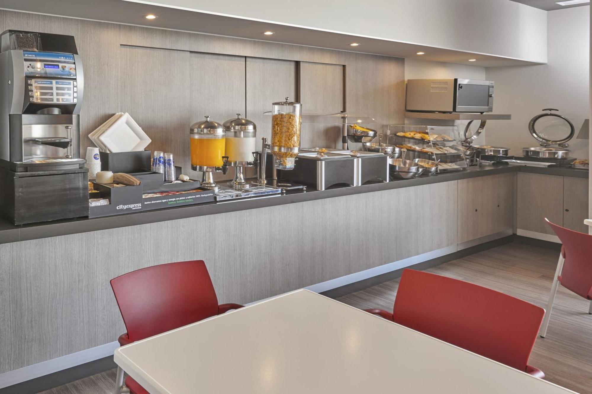 City Express Junior By Marriott Puebla Finsa Екстер'єр фото